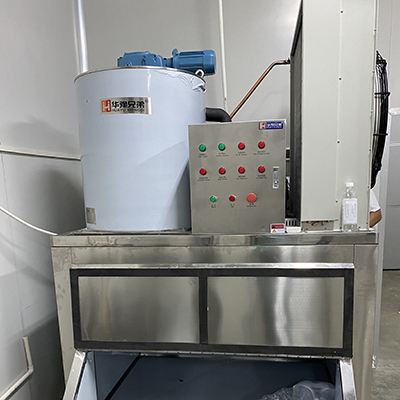2吨全不锈钢片冰机交付河南郑州某食品加工厂