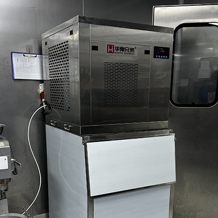 200公斤带外罩片冰机交付浙江食品厂使用